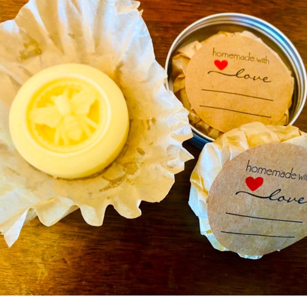 All-natural lotion bar: Pure ingredients, eco-friendly, and versatile.